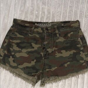 American Eagle Vintage High Rise Festival Camo Short | Size 4